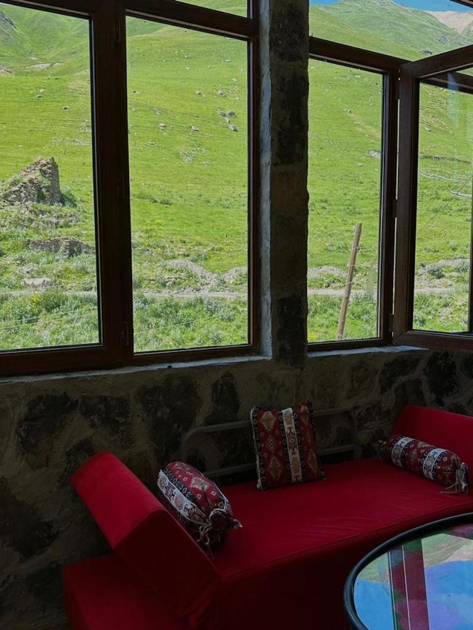 Nanila Hotel Ushguli ภายนอก รูปภาพ
